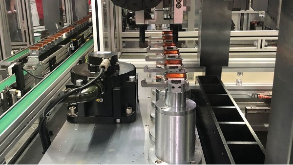 分塊式無(wú)刷定子生產(chǎn)線發(fā)貨到客戶工廠