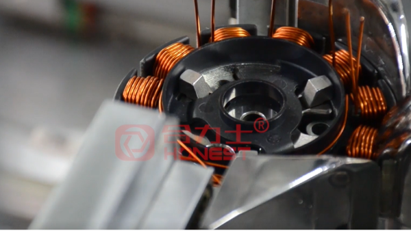 不同產(chǎn)能需求的電機(jī)如何選配自動繞線機(jī)？