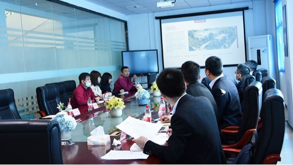 區(qū)人大常委會掛點(diǎn)服務(wù)走訪合利士