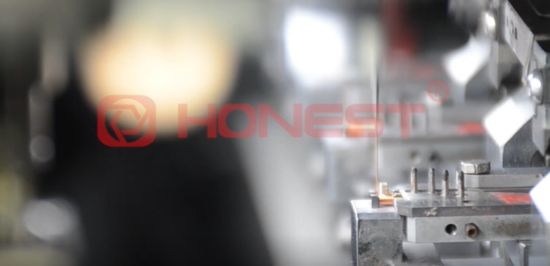 順絡(luò)-共模電感繞線(xiàn)機(jī)（已處理的視頻截特寫(xiě)）