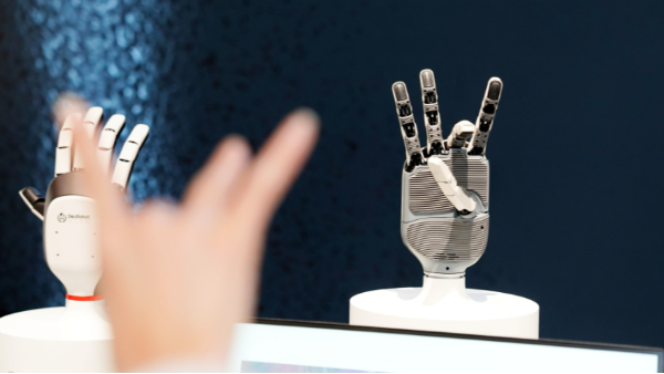 人形機(jī)器人靈巧手自由度越多，越需要什么樣的電機(jī)？